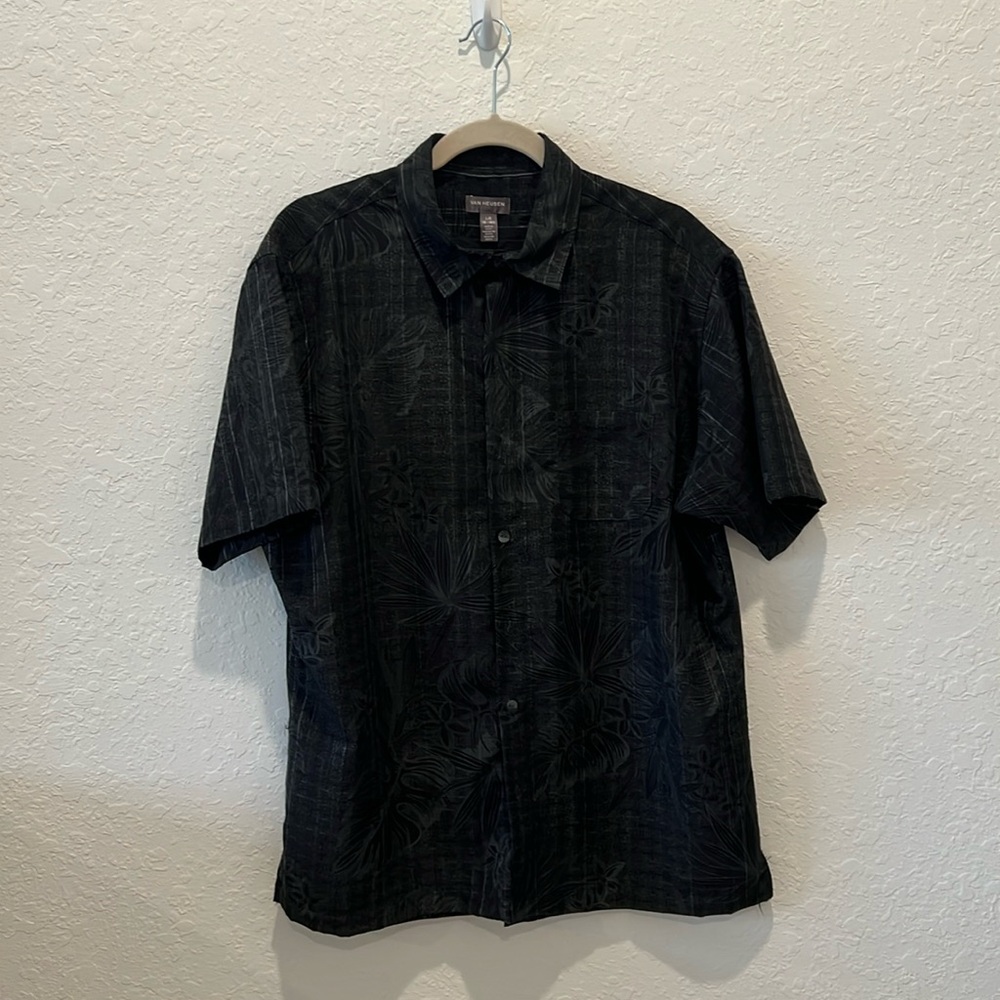 Van heusen Black Hawaiian shirt